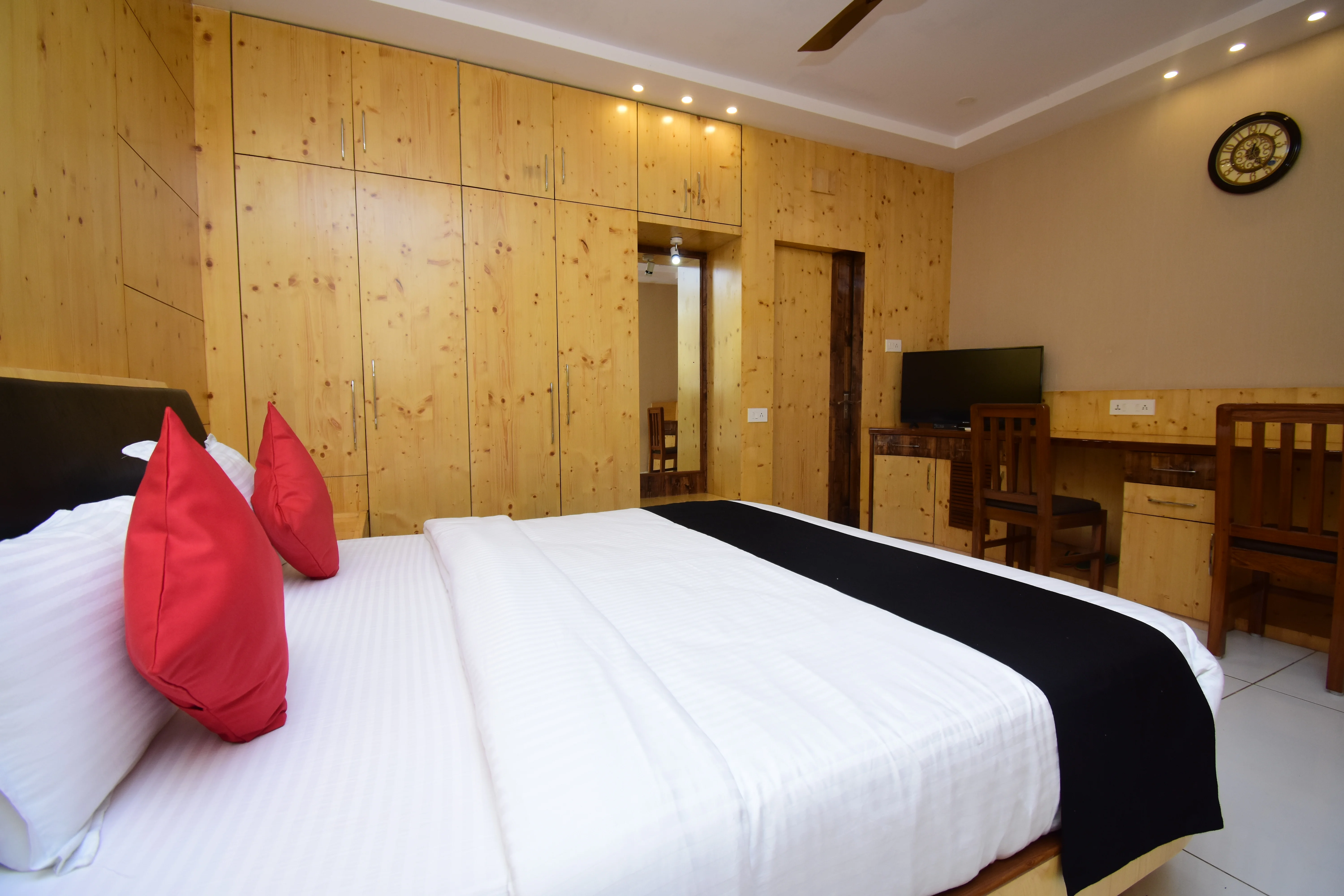 Executive Suit Room 1